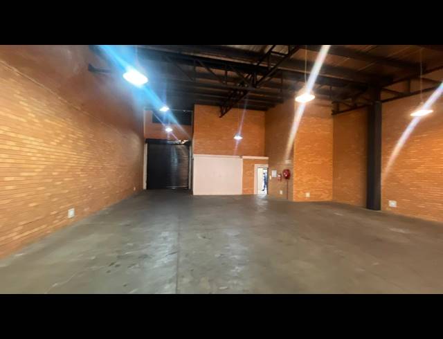 300M² WAREHOUSE TO LET IN N4 GATEWAY INDUSTRIAL PARK
